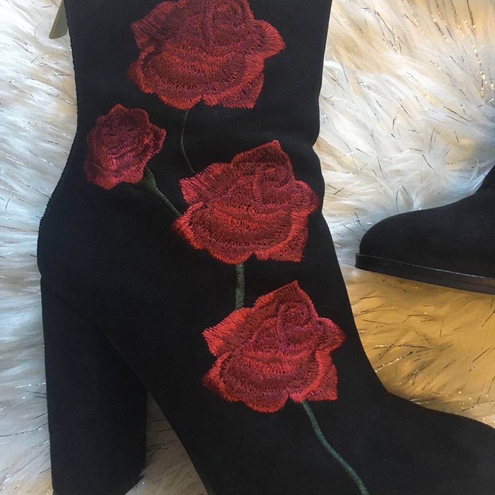 Intentionally Blank Rose Boots RARE - Picture 3 of 7
